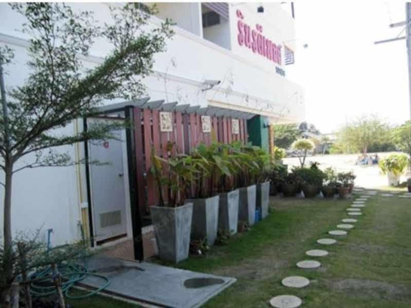 Rinradee Place Μπούρι Ραμ Εξωτερικό φωτογραφία