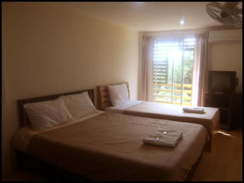 Rinradee Place Μπούρι Ραμ Εξωτερικό φωτογραφία
