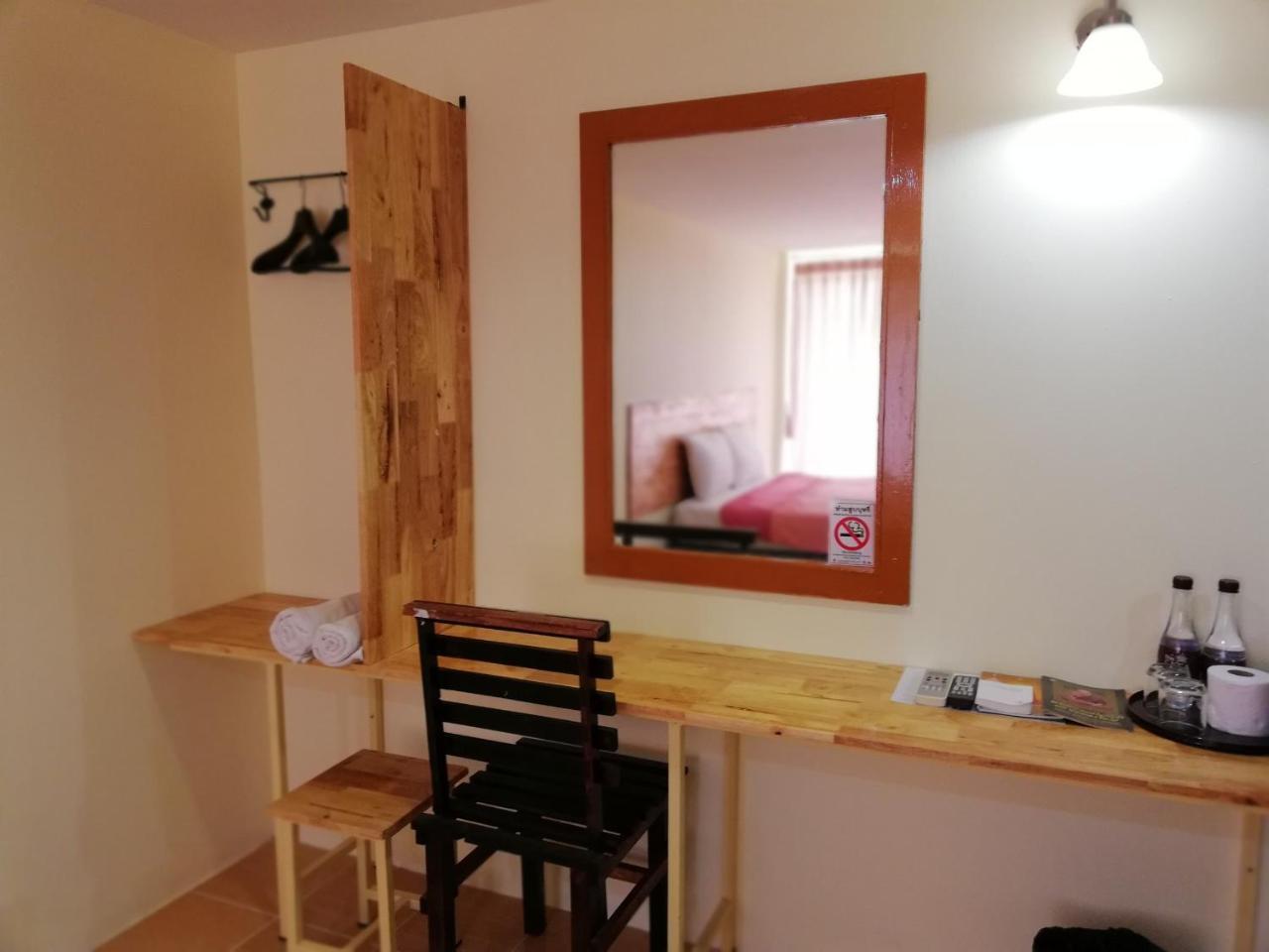 Rinradee Place Μπούρι Ραμ Εξωτερικό φωτογραφία