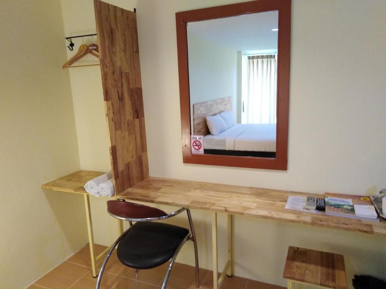 Rinradee Place Μπούρι Ραμ Εξωτερικό φωτογραφία
